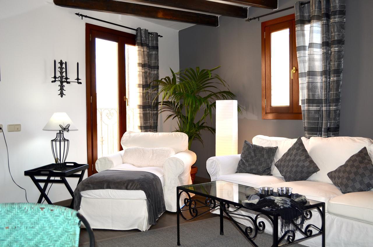 Edificio Roses Apartment Moscari